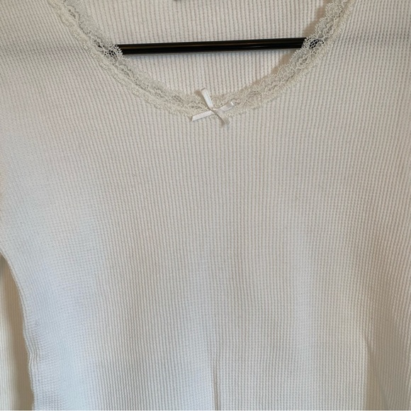 Bundle of 2 Bandy Melville Long sleeved White Shirts Tees Ribbed Waffle - Picture 3 of 13